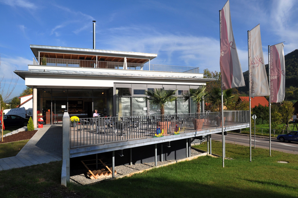 Bäckereifiliale mit Cafe und Wohnung in Bad Ditzenbach